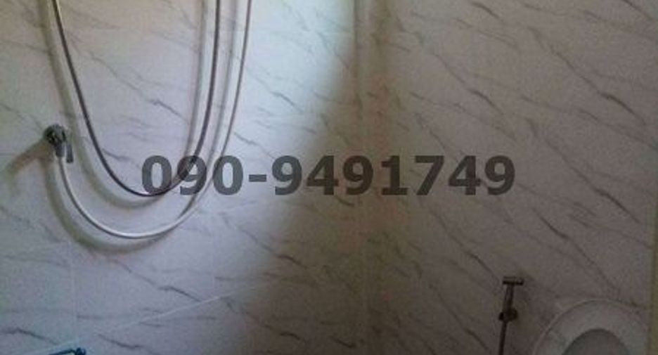 For rent 2 bedrooms townhouse in Wang Thonglang, Bangkok