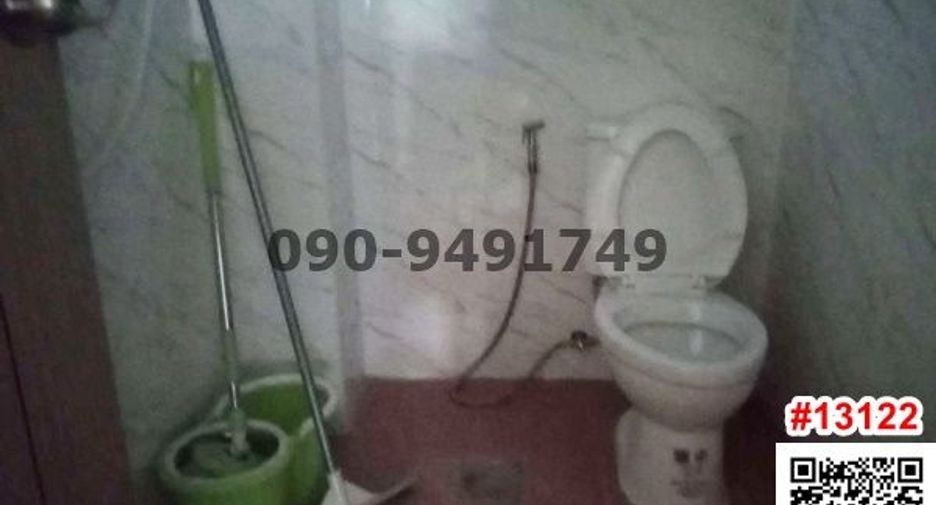 For rent 2 bedrooms townhouse in Wang Thonglang, Bangkok