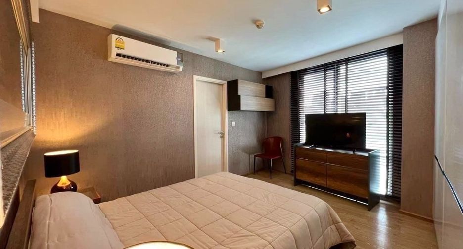 For rent 2 bedrooms condo in Watthana, Bangkok