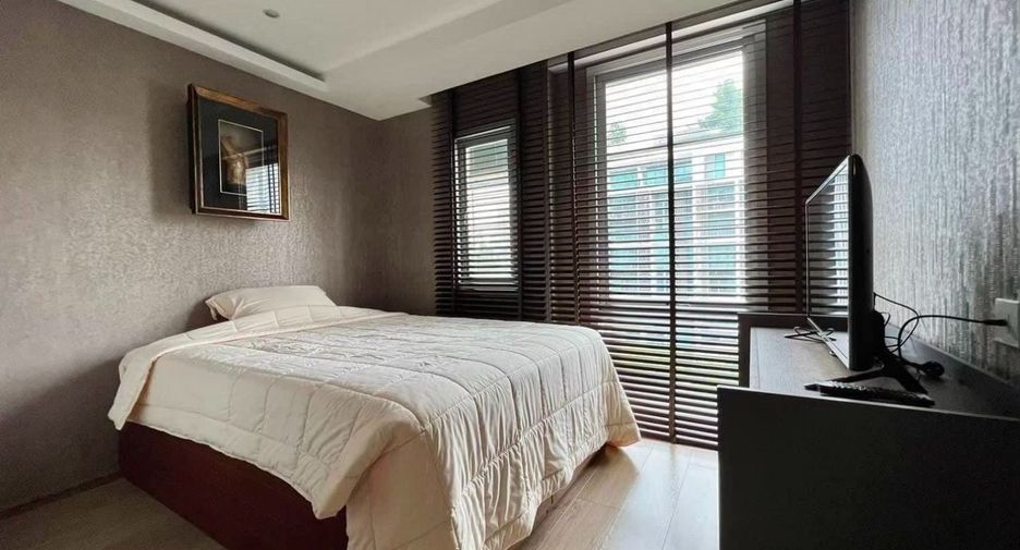 For rent 2 bedrooms condo in Watthana, Bangkok