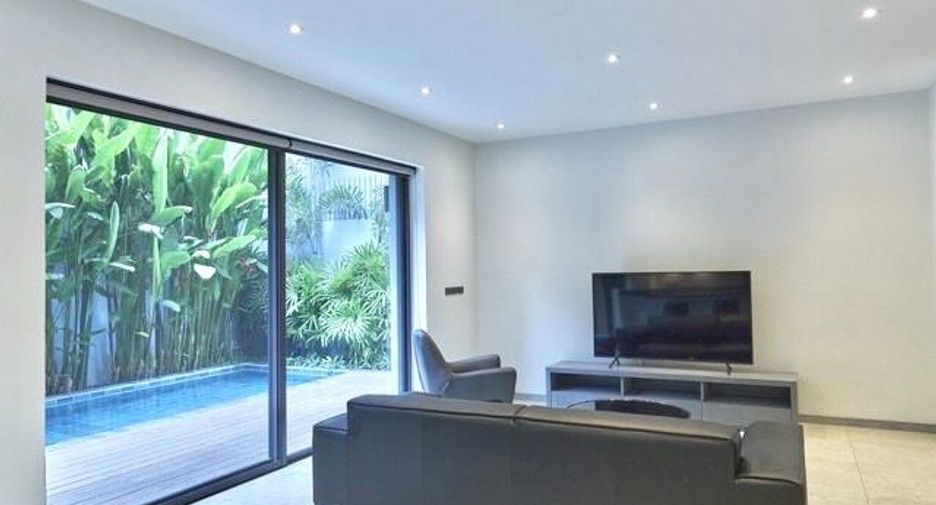 Casa en alquiler de 4 habitaciones en Watthana, Bangkok