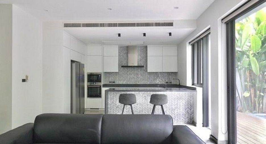Casa en alquiler de 4 habitaciones en Watthana, Bangkok