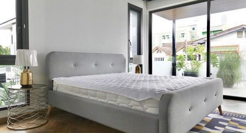 Casa en alquiler de 4 habitaciones en Watthana, Bangkok