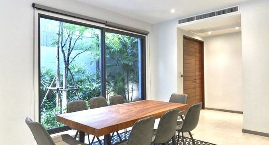 Casa en alquiler de 4 habitaciones en Watthana, Bangkok