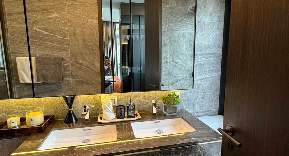 For rent 2 bed condo in Khlong Toei, Bangkok