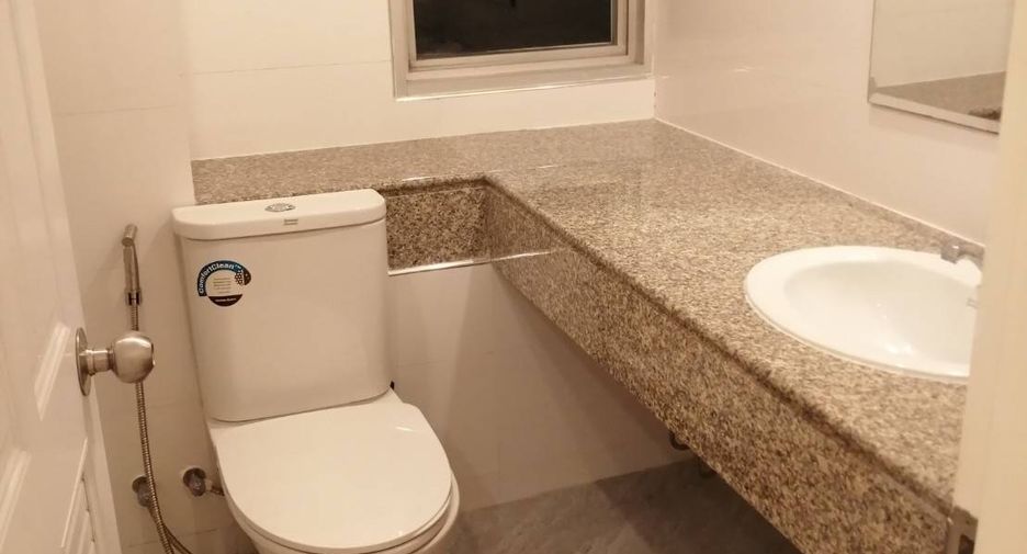 For sale 2 bedrooms condo in Yan Nawa, Bangkok
