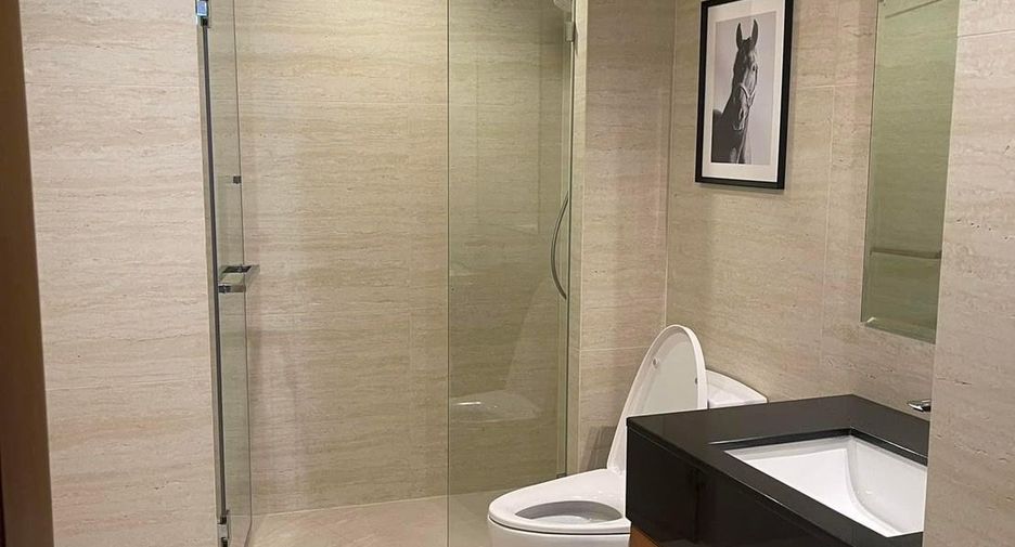 For rent 3 bedrooms condo in Khlong Toei, Bangkok