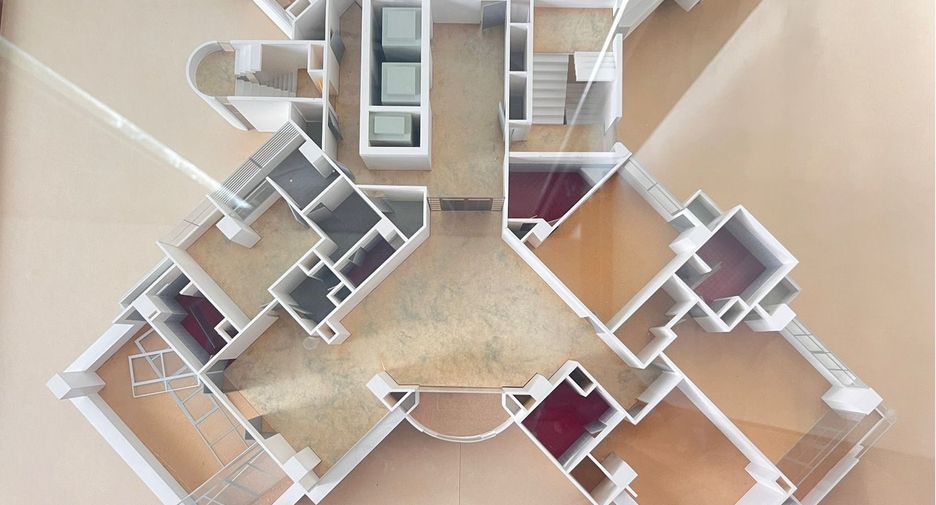 For rent 3 bedrooms condo in Khlong Toei, Bangkok