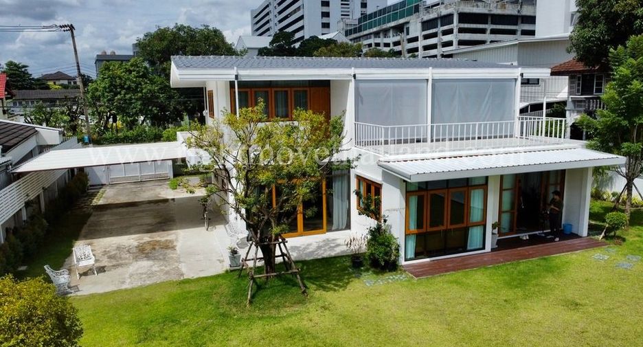 For rent 2 bedrooms house in Lat Phrao, Bangkok