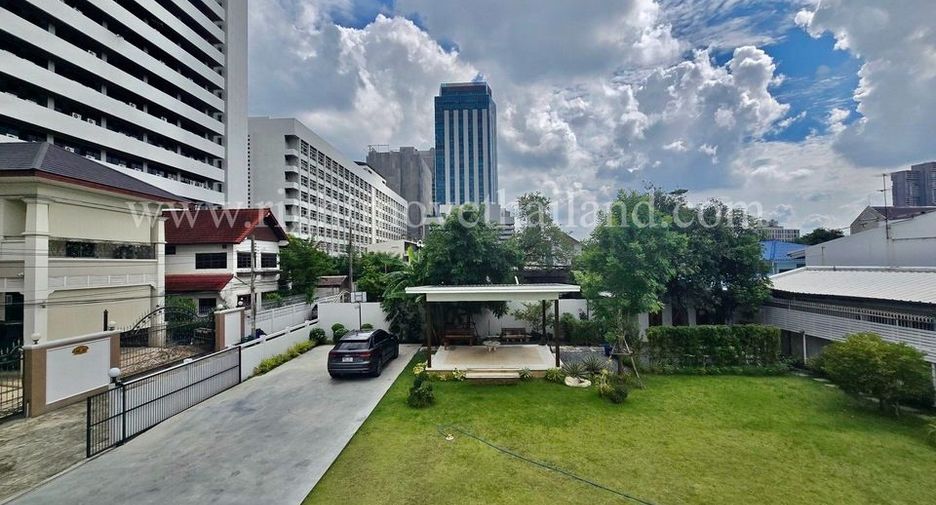 For rent 2 bedrooms house in Lat Phrao, Bangkok