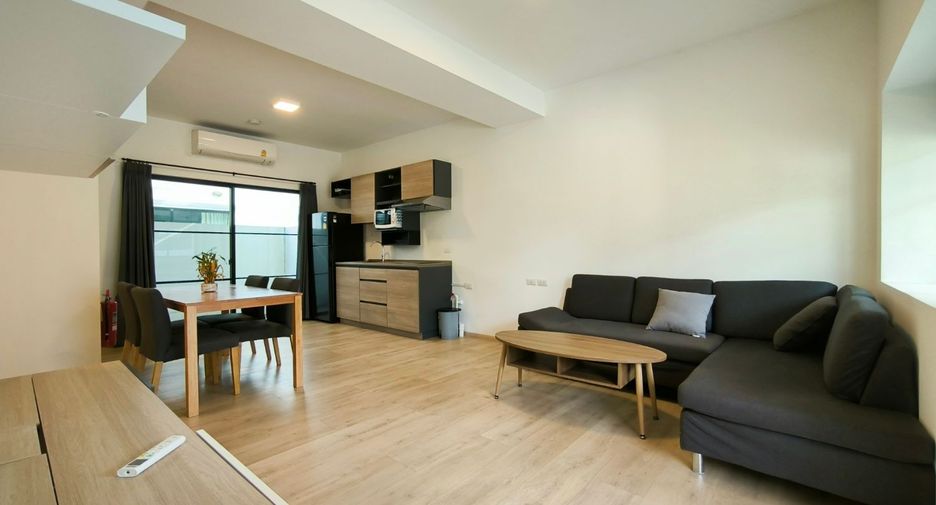 For rent 2 bed townhouse in Bang Phli, Samut Prakan