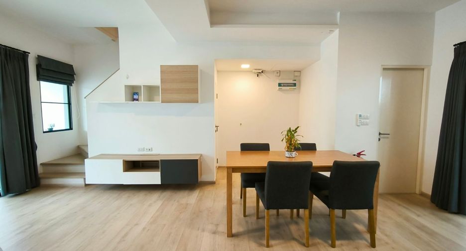 For rent 2 bed townhouse in Bang Phli, Samut Prakan