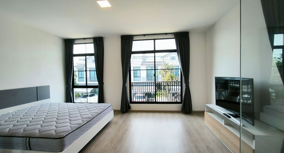 For rent 2 bed townhouse in Bang Phli, Samut Prakan