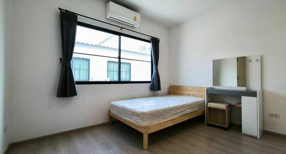 For rent 2 bed townhouse in Bang Phli, Samut Prakan