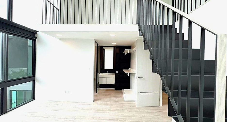 Haus zur Miete mit 4 Zimmer in Saphan Sung, Bangkok