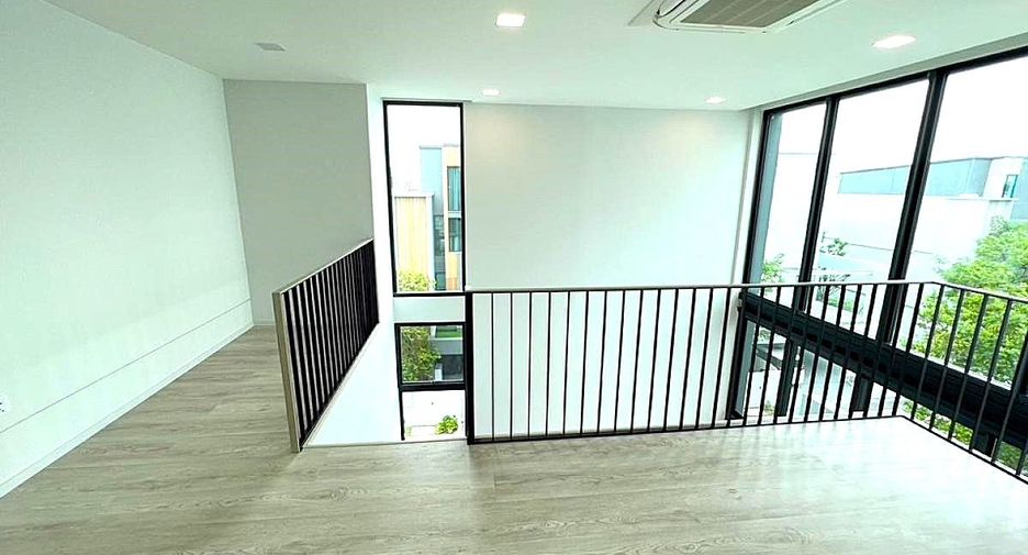 Haus zur Miete mit 4 Zimmer in Saphan Sung, Bangkok