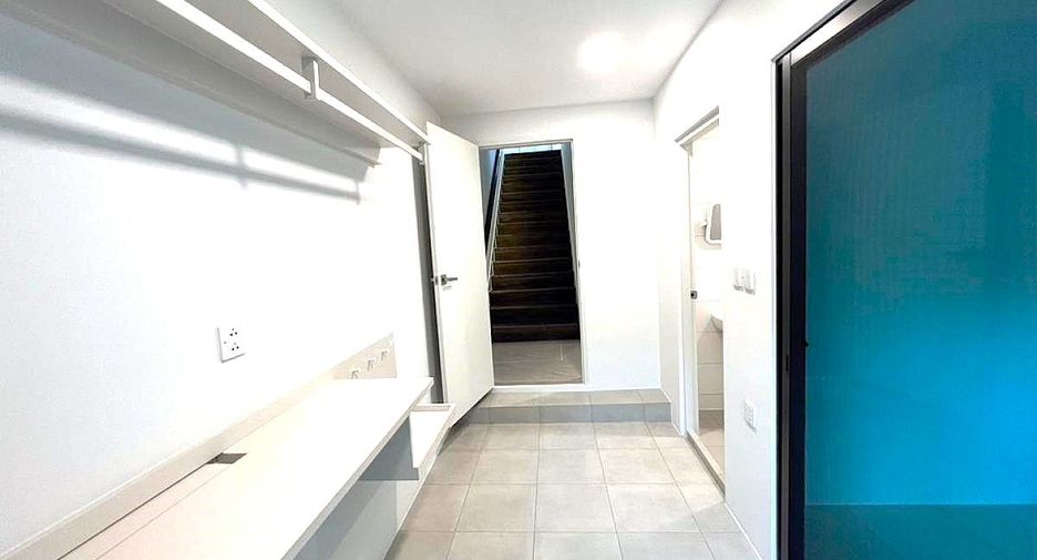 Haus zur Miete mit 4 Zimmer in Saphan Sung, Bangkok