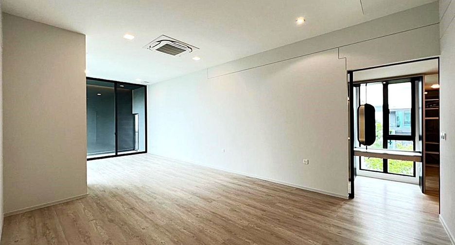 Haus zur Miete mit 4 Zimmer in Saphan Sung, Bangkok