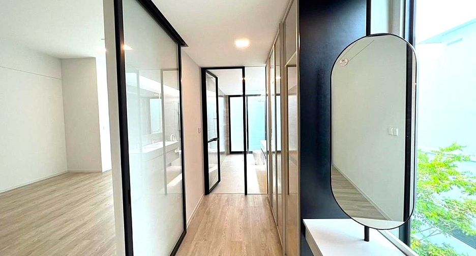 Haus zur Miete mit 4 Zimmer in Saphan Sung, Bangkok
