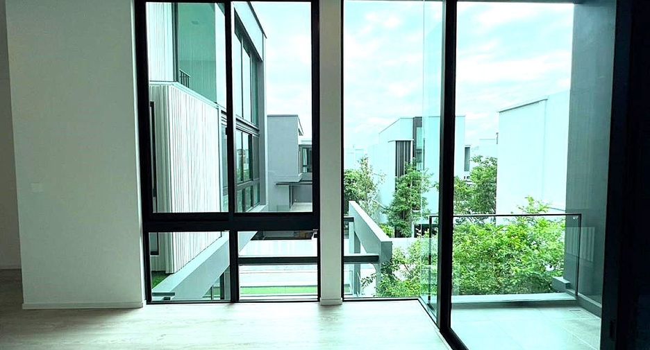 Haus zur Miete mit 4 Zimmer in Saphan Sung, Bangkok