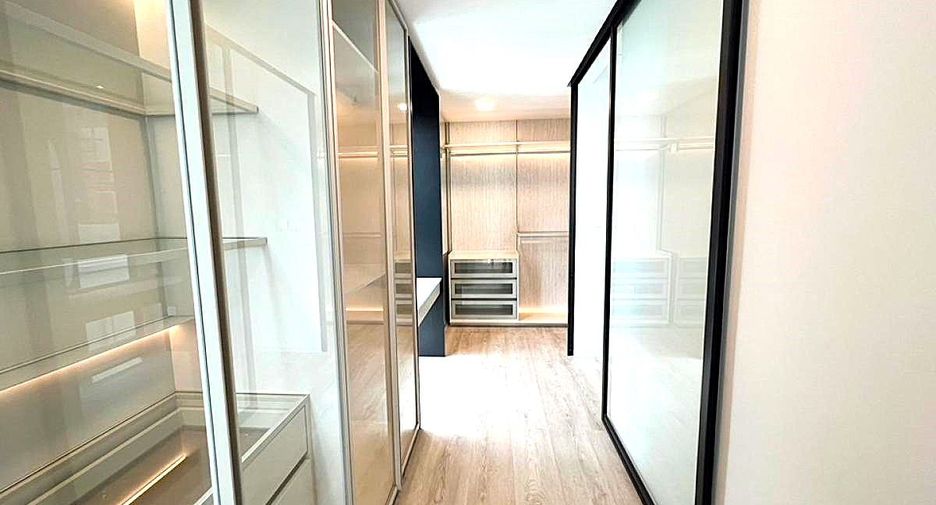 Haus zur Miete mit 4 Zimmer in Saphan Sung, Bangkok