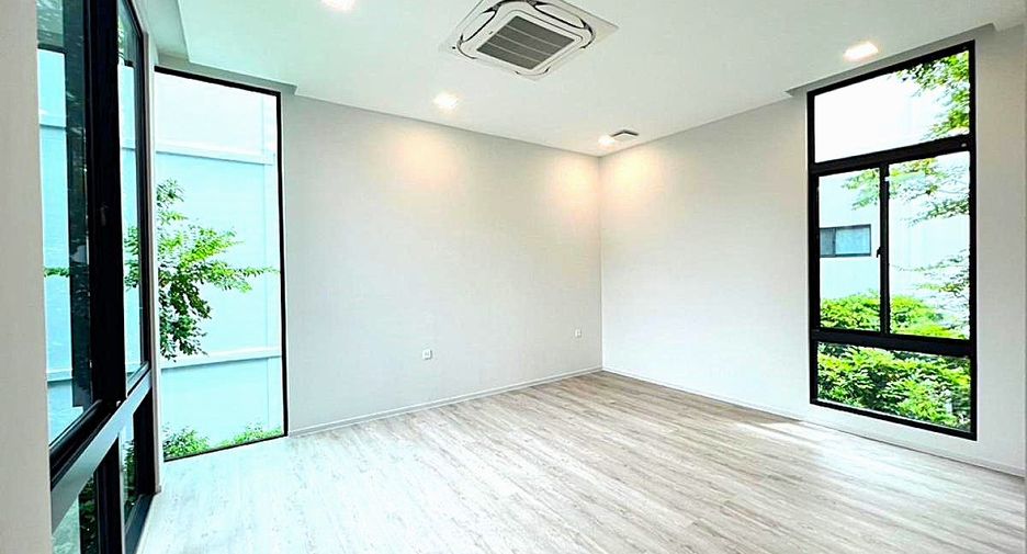 Haus zur Miete mit 4 Zimmer in Saphan Sung, Bangkok