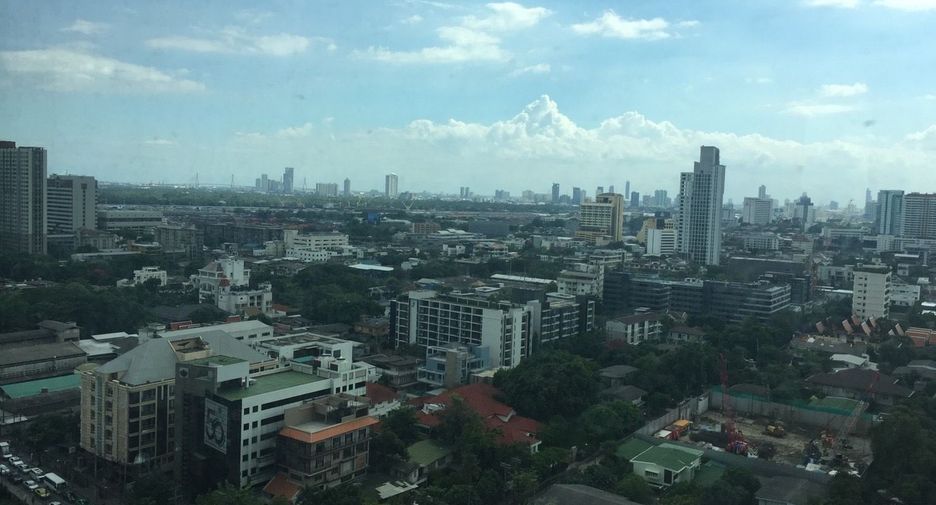 À louer et à vendre 1 chambre condo à Khlong Toei, Bangkok