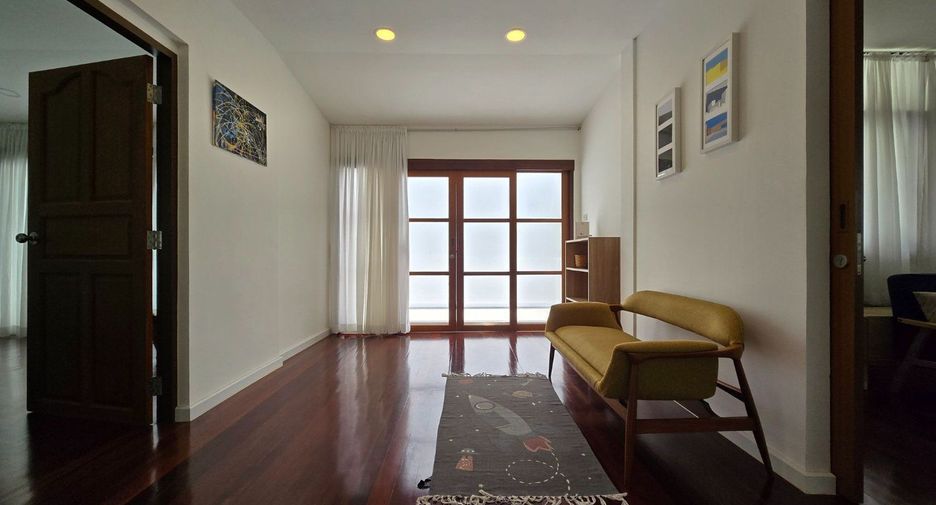 For rent 2 bedrooms house in Chatuchak, Bangkok