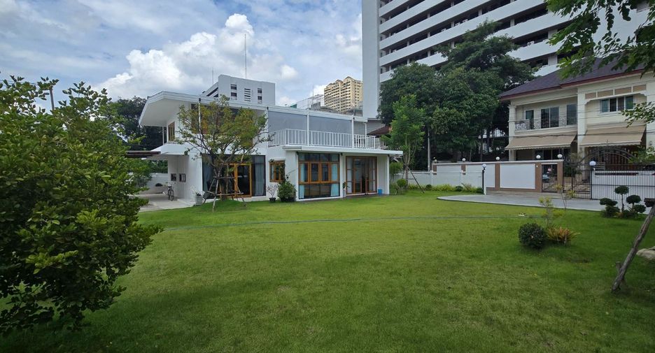 For rent 2 bedrooms house in Chatuchak, Bangkok
