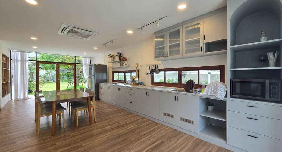 For rent 2 bedrooms house in Chatuchak, Bangkok