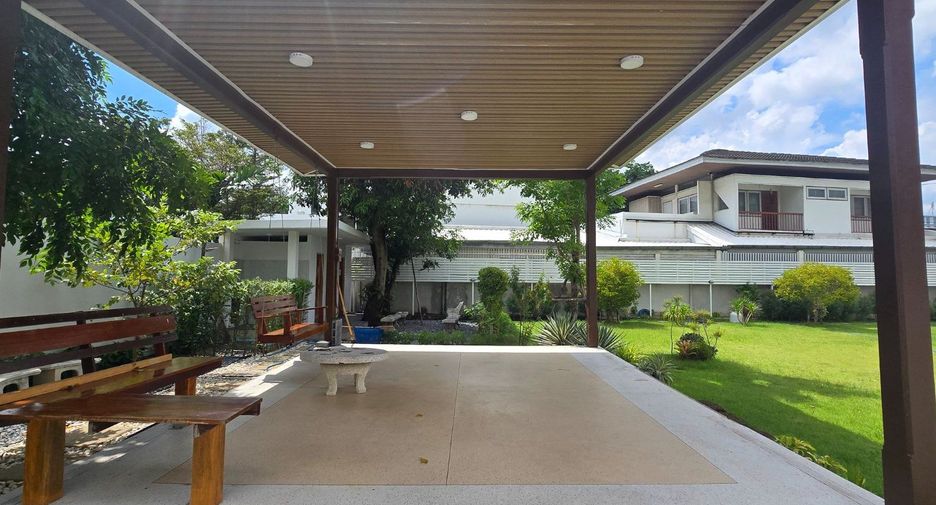 For rent 2 bedrooms house in Chatuchak, Bangkok