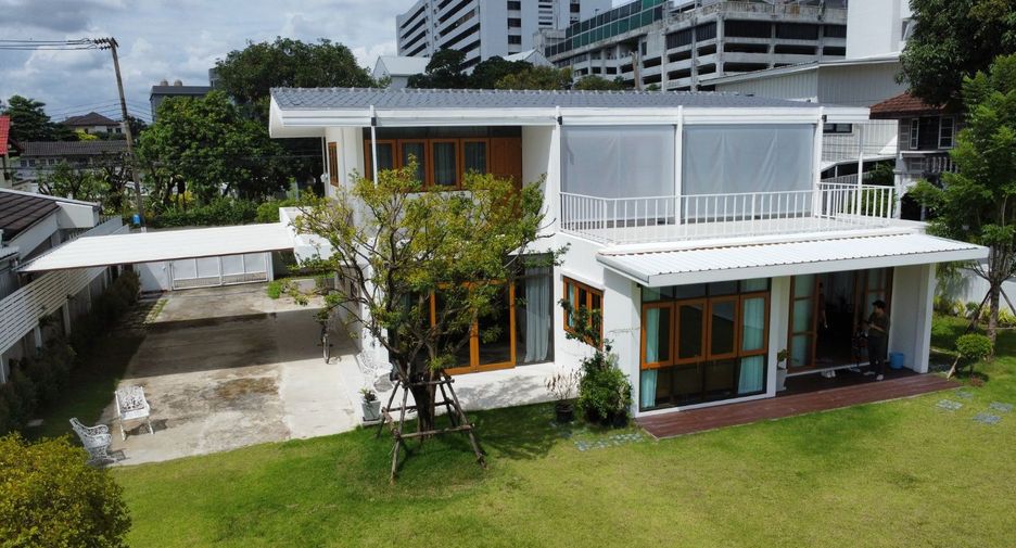 For rent 2 bedrooms house in Chatuchak, Bangkok