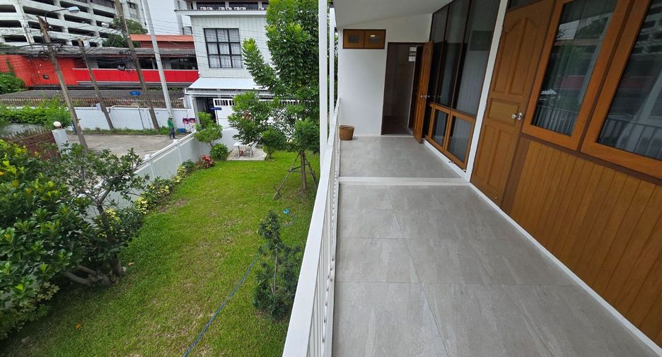 For rent 2 bedrooms house in Chatuchak, Bangkok