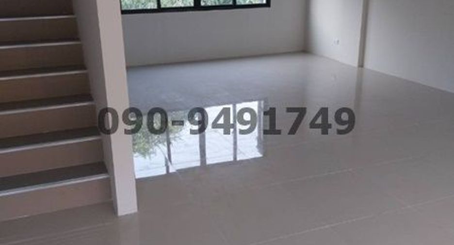 For rent 3 bedrooms retail Space in Lat Krabang, Bangkok