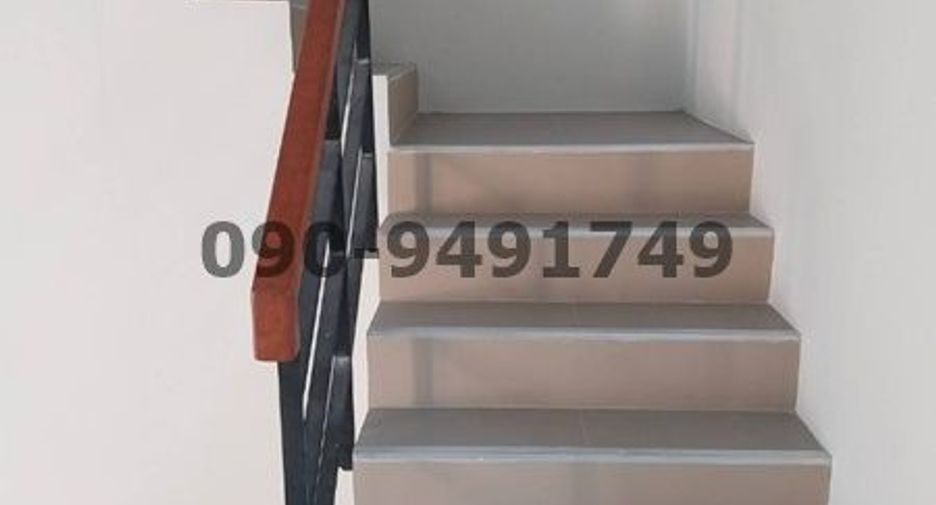 For rent 3 bedrooms retail Space in Lat Krabang, Bangkok