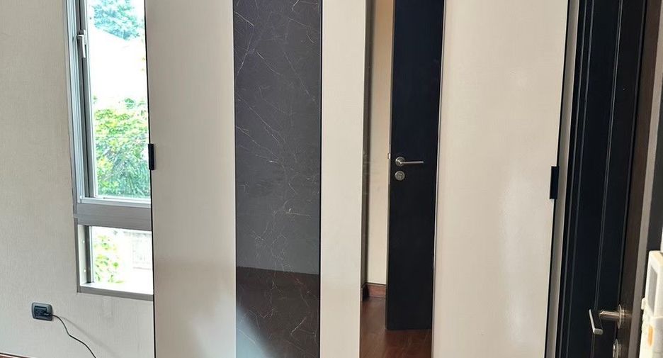 For rent 4 bedrooms house in Lat Krabang, Bangkok