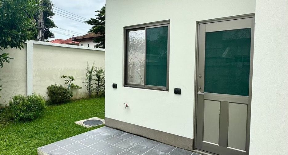 For rent 4 bedrooms house in Lat Krabang, Bangkok
