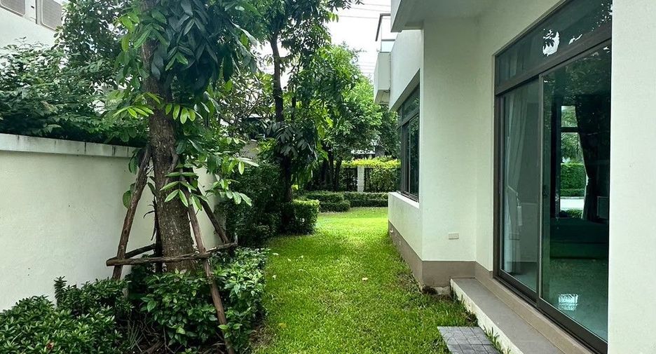 For rent 4 bedrooms house in Lat Krabang, Bangkok