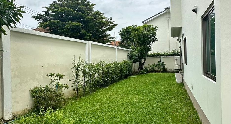 For rent 4 bedrooms house in Lat Krabang, Bangkok