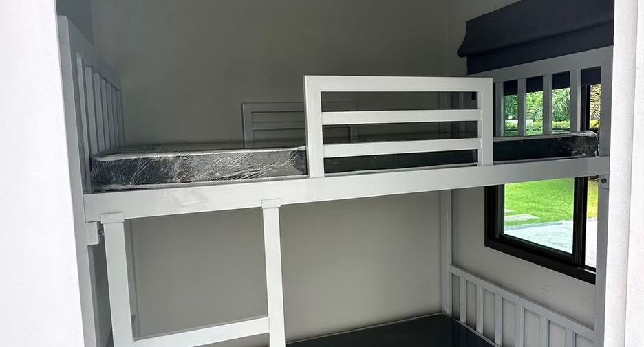 For rent 4 bedrooms house in Lat Krabang, Bangkok