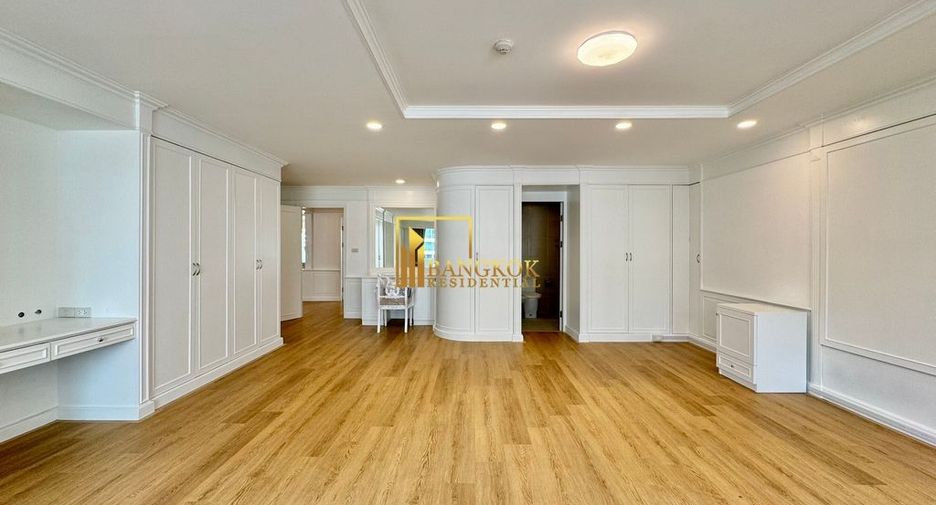 For rent 3 bedrooms condo in Khlong Toei, Bangkok
