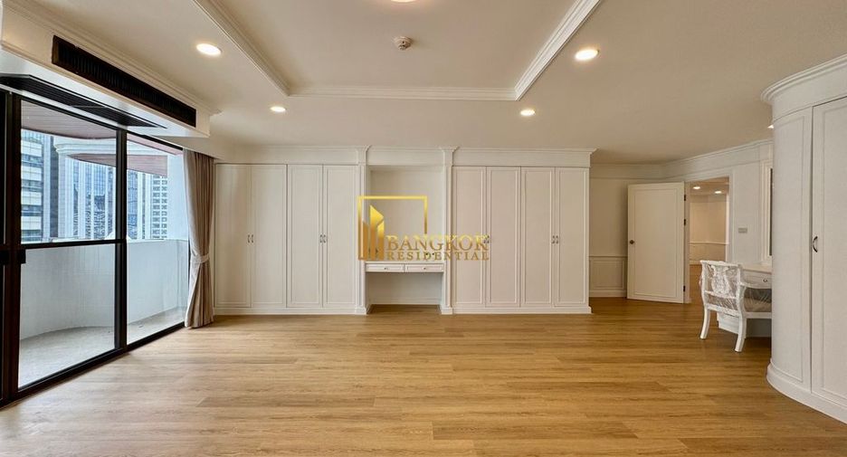 For rent 3 bedrooms condo in Khlong Toei, Bangkok