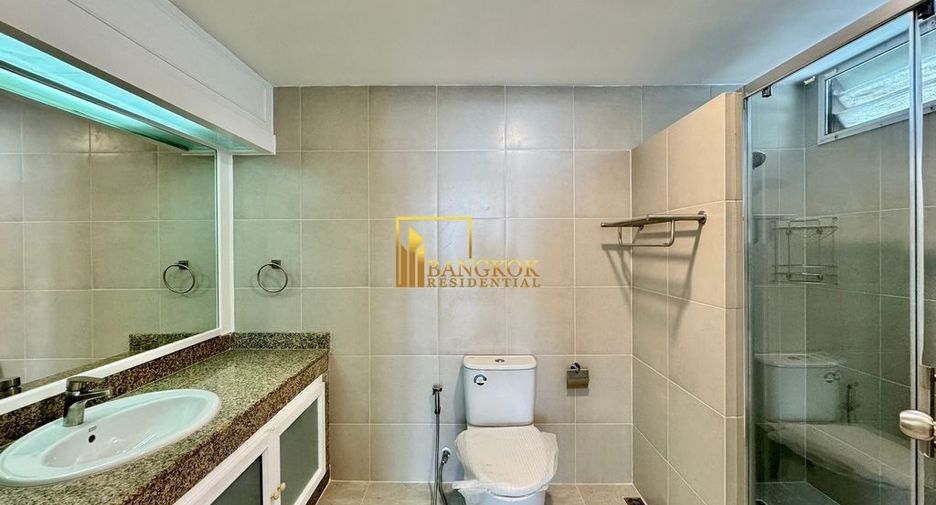 For rent 3 bedrooms condo in Khlong Toei, Bangkok