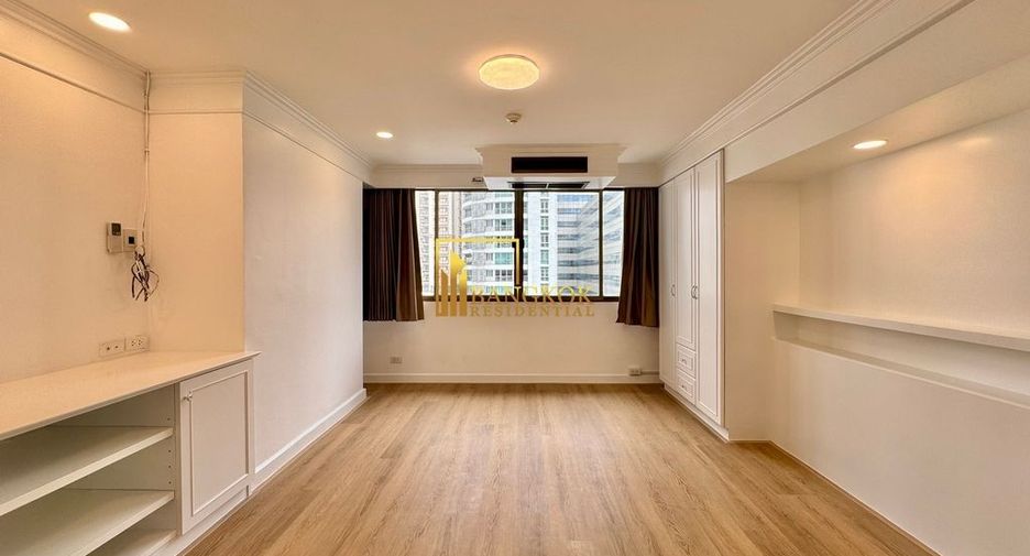 For rent 3 bedrooms condo in Khlong Toei, Bangkok