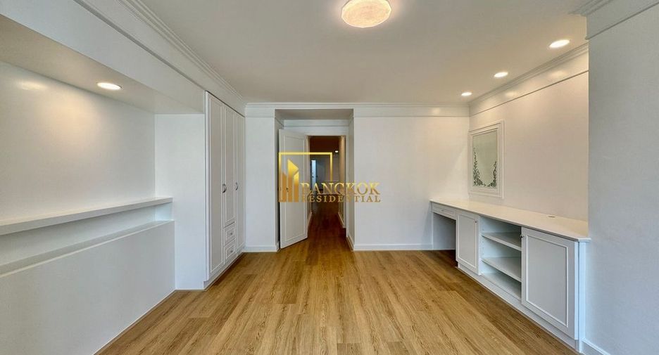 For rent 3 bedrooms condo in Khlong Toei, Bangkok