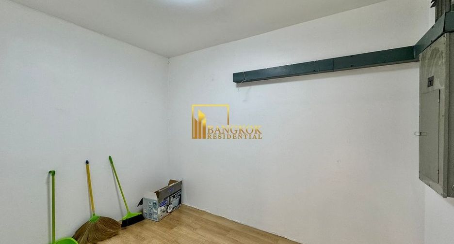 For rent 3 bedrooms condo in Khlong Toei, Bangkok