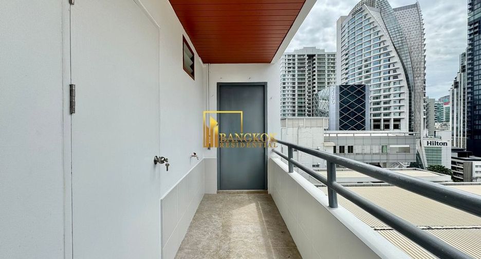 For rent 3 bedrooms condo in Khlong Toei, Bangkok