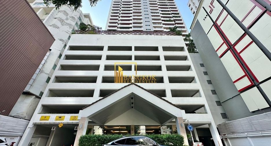 For rent 3 bedrooms condo in Khlong Toei, Bangkok