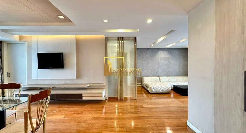 For rent 3 bedrooms condo in Sathon, Bangkok