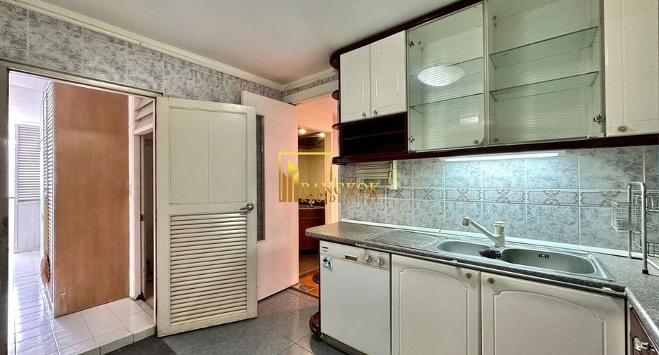 For rent 3 bedrooms condo in Sathon, Bangkok